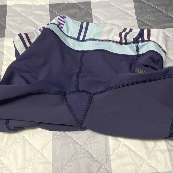 Blue Lululemon Run A Marathon Crop II, 8 - Picture 15 of 15